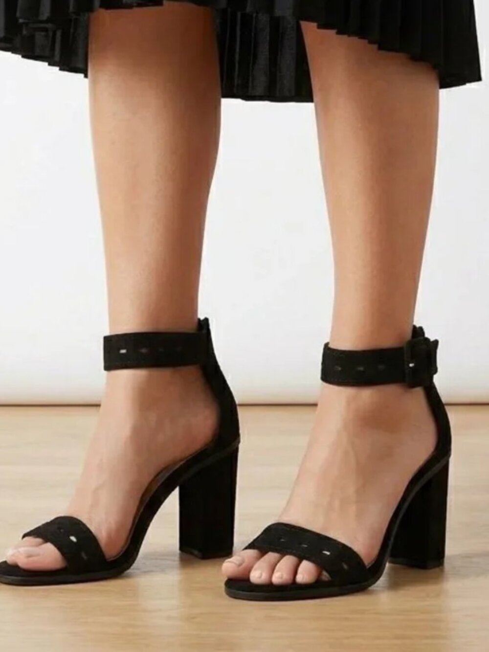 Bar III Black Suede Sandal Strappy Size 7